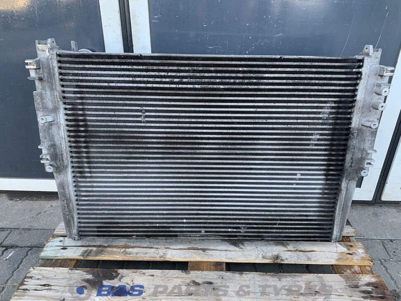 Mercedes-Benz Intercooler Mercedes A 961 500 04 02 - Sisejahutus - Veoauto: pilt 2 Mercedes-Benz Intercooler Mercedes A 961 500 04 02 - Sisejahutus - Veoauto: pilt 2