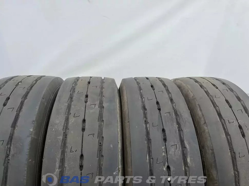 Michelin Michelin 205/65R17.5 X Multi T2 132/130 J M+S 3PMSF gebruikte set - Rehv - Veoauto: pilt 2 Michelin Michelin 205/65R17.5 X Multi T2 132/130 J M+S 3PMSF gebruikte set - Rehv - Veoauto: pilt 2