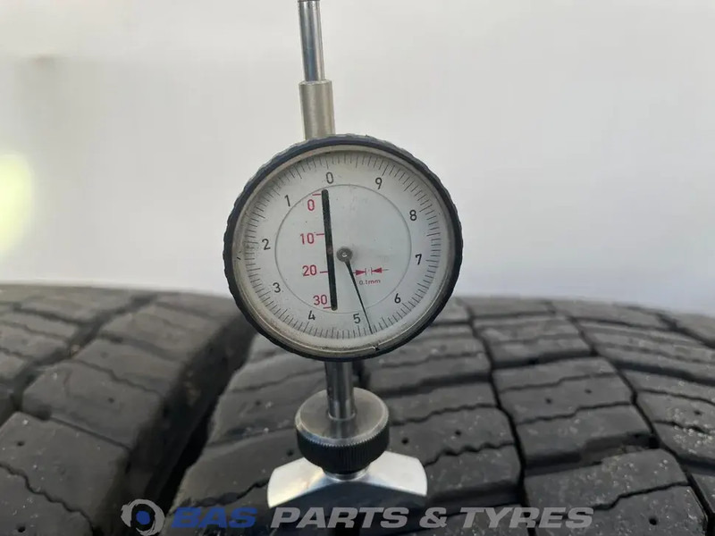 Michelin Michelin 315/70R22.5 X MULTI D 154/150 M+S 3PMSF gebruikte set - Rehv - Veoauto: pilt 3 Michelin Michelin 315/70R22.5 X MULTI D 154/150 M+S 3PMSF gebruikte set - Rehv - Veoauto: pilt 3