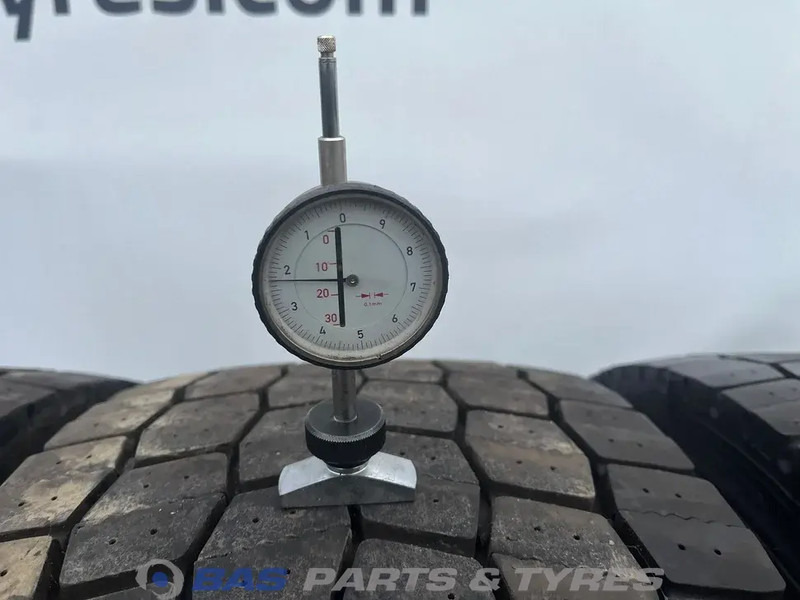 Michelin Remix Michelin Remix 315/70R22.5 X Multi D 154/150 M+S 3PMSF gebruikte set - Rehv - Veoauto: pilt 3 Michelin Remix Michelin Remix 315/70R22.5 X Multi D 154/150 M+S 3PMSF gebruikte set - Rehv - Veoauto: pilt 3