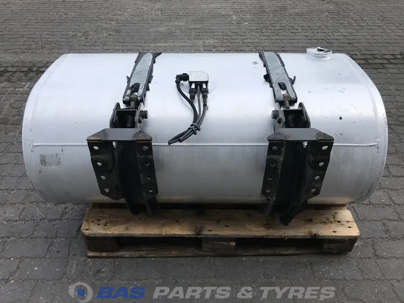 Renault Brandstoftank Renault 415 Liter G0000196 - Kütusepaak - Veoauto: pilt 3 Renault Brandstoftank Renault 415 Liter G0000196 - Kütusepaak - Veoauto: pilt 3