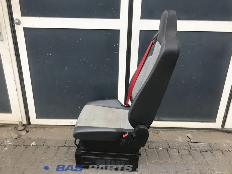 Renault C-Serie - Iste - Veoauto: pilt 2 Renault C-Serie - Iste - Veoauto: pilt 2