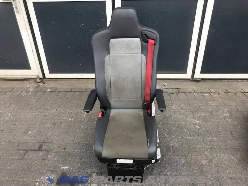 Renault C-Serie - Iste - Veoauto: pilt 1 Renault C-Serie - Iste - Veoauto: pilt 1