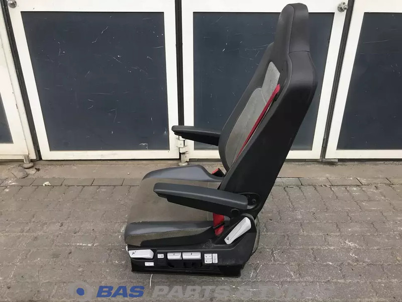 Renault C-Serie - Iste - Veoauto: pilt 2 Renault C-Serie - Iste - Veoauto: pilt 2