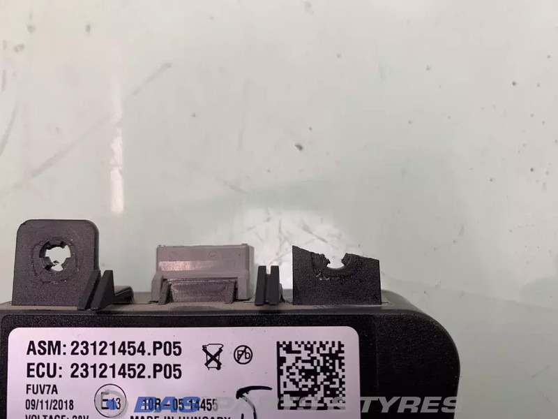 Renault Regeleenheid rijbaanwisseling Renault 7423121452 - Tuled/ Valgus - Veoauto: pilt 4 Renault Regeleenheid rijbaanwisseling Renault 7423121452 - Tuled/ Valgus - Veoauto: pilt 4