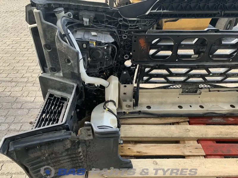 Renault T-Serie Bumper Renault 7482291437 - Kaitseraud - Veoauto: pilt 4 Renault T-Serie Bumper Renault 7482291437 - Kaitseraud - Veoauto: pilt 4