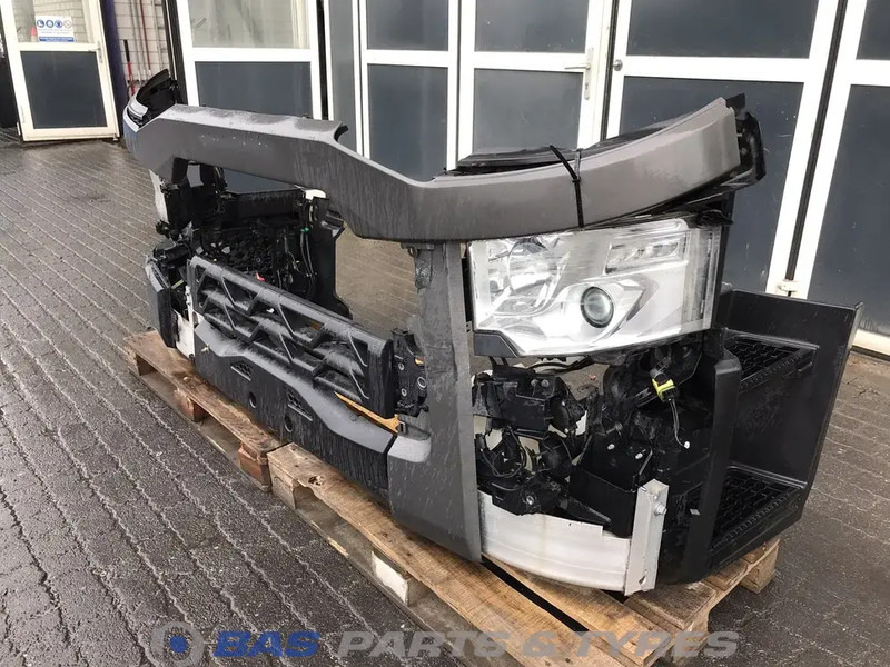 Renault T-Serie Bumper Renault 7482540689 - Kaitseraud - Veoauto: pilt 2 Renault T-Serie Bumper Renault 7482540689 - Kaitseraud - Veoauto: pilt 2