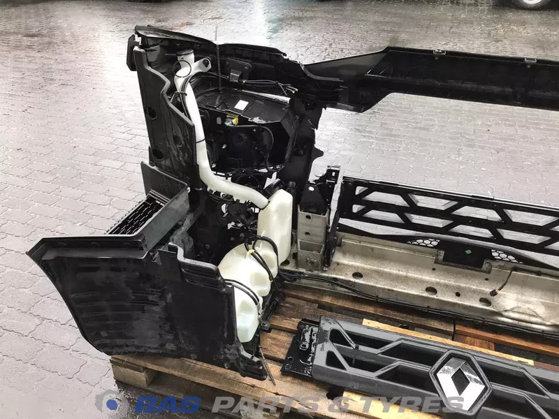 Renault T-Serie Bumper Renault 7482540689 - Kaitseraud - Veoauto: pilt 4 Renault T-Serie Bumper Renault 7482540689 - Kaitseraud - Veoauto: pilt 4