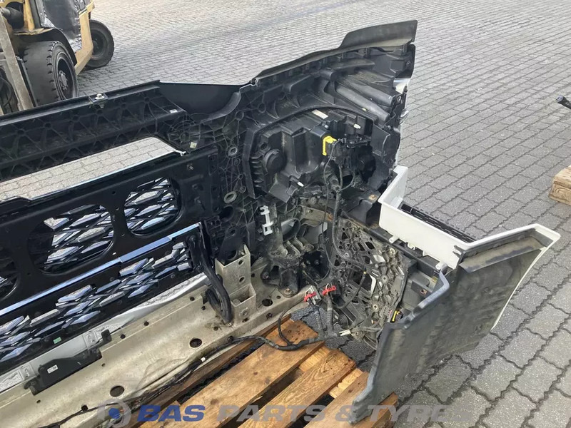 Renault T-Serie Evolution Bumper Renault 7423645386 - Kaitseraud - Veoauto: pilt 4 Renault T-Serie Evolution Bumper Renault 7423645386 - Kaitseraud - Veoauto: pilt 4