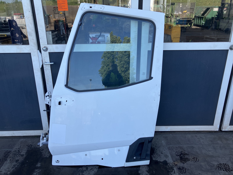 Renault T-Serie - Uks ja varuosad - Veoauto: pilt 1 Renault T-Serie - Uks ja varuosad - Veoauto: pilt 1