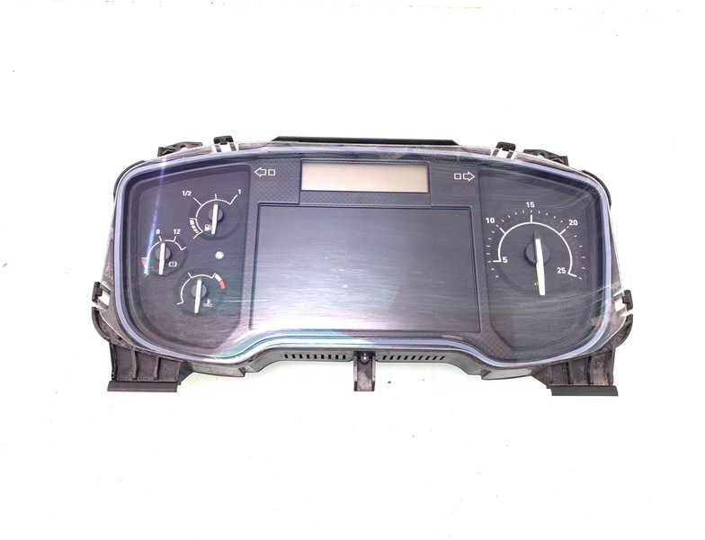 Renault T-Serie - Armatuurlaud - Veoauto: pilt 1 Renault T-Serie - Armatuurlaud - Veoauto: pilt 1