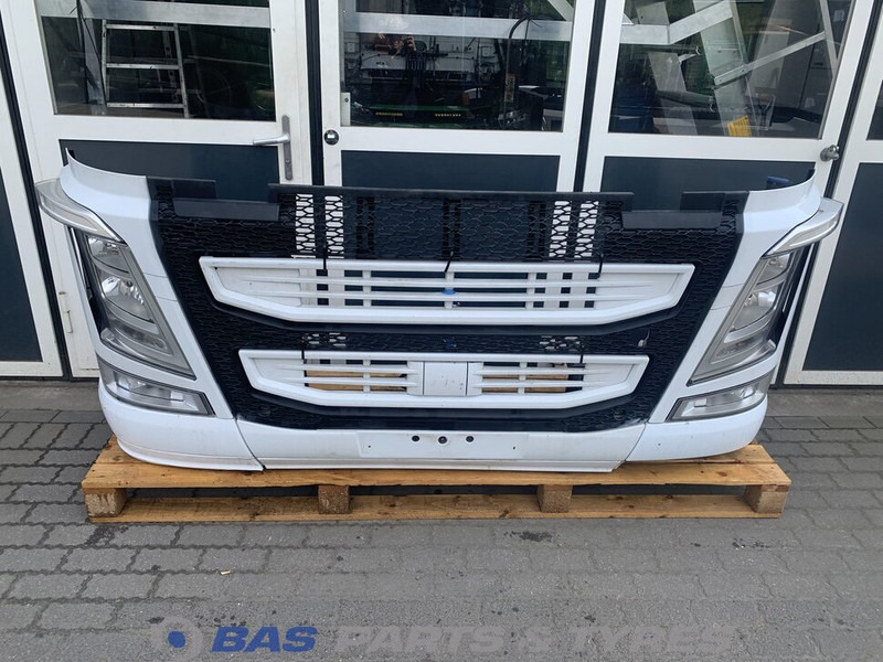 Volvo FH4 - Kaitseraud - Veoauto: pilt 1 Volvo FH4 - Kaitseraud - Veoauto: pilt 1