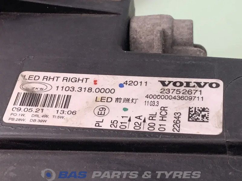 Volvo FH4B Koplamp Rechts 23752671 - Esituled - Veoauto: pilt 3 Volvo FH4B Koplamp Rechts 23752671 - Esituled - Veoauto: pilt 3