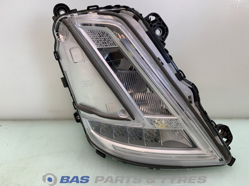 Volvo FM5 Koplamp Rechts 23752806 - Esituled - Veoauto: pilt 1 Volvo FM5 Koplamp Rechts 23752806 - Esituled - Veoauto: pilt 1