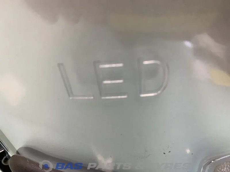 Volvo FM5 Koplamp Rechts 23752806 - Esituled - Veoauto: pilt 2 Volvo FM5 Koplamp Rechts 23752806 - Esituled - Veoauto: pilt 2