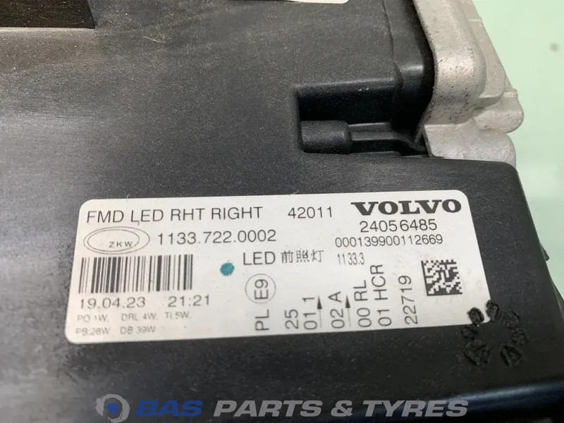 Volvo FM5 Koplamp Rechts 23752806 - Esituled - Veoauto: pilt 4 Volvo FM5 Koplamp Rechts 23752806 - Esituled - Veoauto: pilt 4