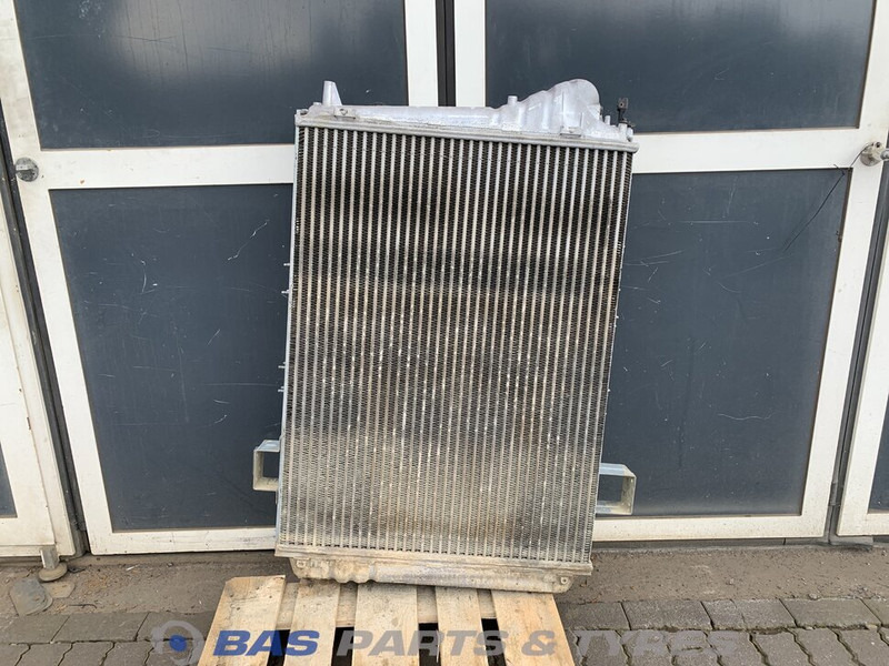 Volvo FMX Euro 6 - Radiaator - Veoauto: pilt 1 Volvo FMX Euro 6 - Radiaator - Veoauto: pilt 1