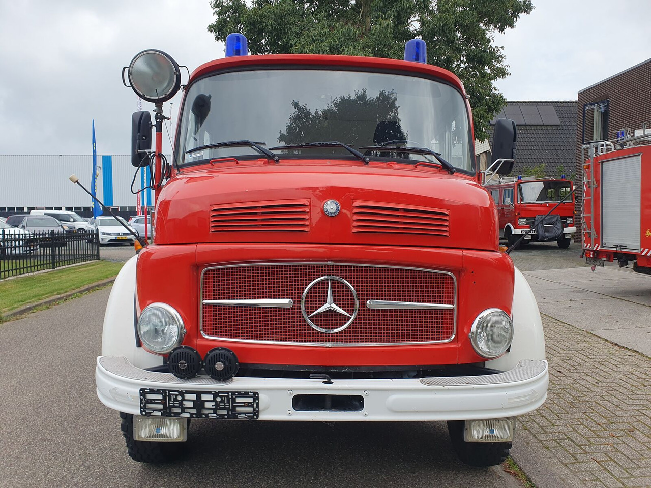 Mercedes-Benz Mercedes LAF 1113 B 4WD | 6-cilinder Turbo (Overland Camper) brandweerwagen - Tuletõrjeauto: pilt 2 Mercedes-Benz Mercedes LAF 1113 B 4WD | 6-cilinder Turbo (Overland Camper) brandweerwagen - Tuletõrjeauto: pilt 2