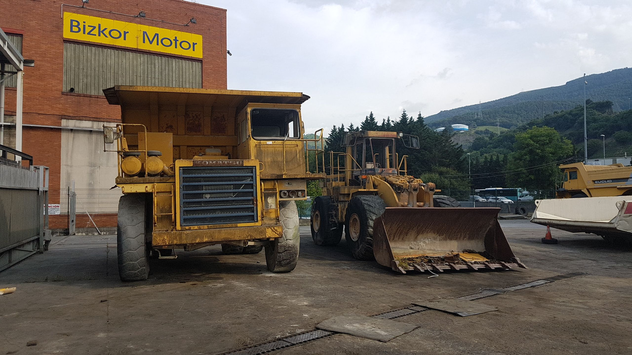 KOMATSU HD 325.5 - Kastiga kallur/ Kiviveoauto: pilt 1 KOMATSU HD 325.5 - Kastiga kallur/ Kiviveoauto: pilt 1