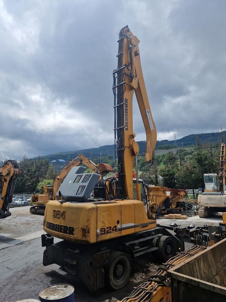 LIEBHERR A924C - Jäätme-/ Tööstuslik käitleja: pilt 1 LIEBHERR A924C - Jäätme-/ Tööstuslik käitleja: pilt 1