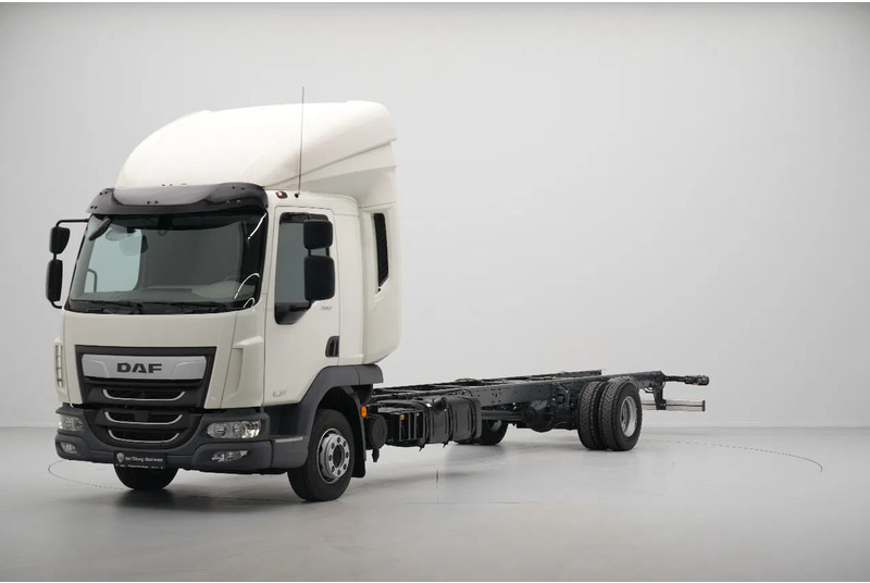 DAF LF 260 FA 12T CHASSIS SLEEPING CAB 610WB NEW - Kabiinišassiiga veoauto: pilt 1 DAF LF 260 FA 12T CHASSIS SLEEPING CAB 610WB NEW - Kabiinišassiiga veoauto: pilt 1