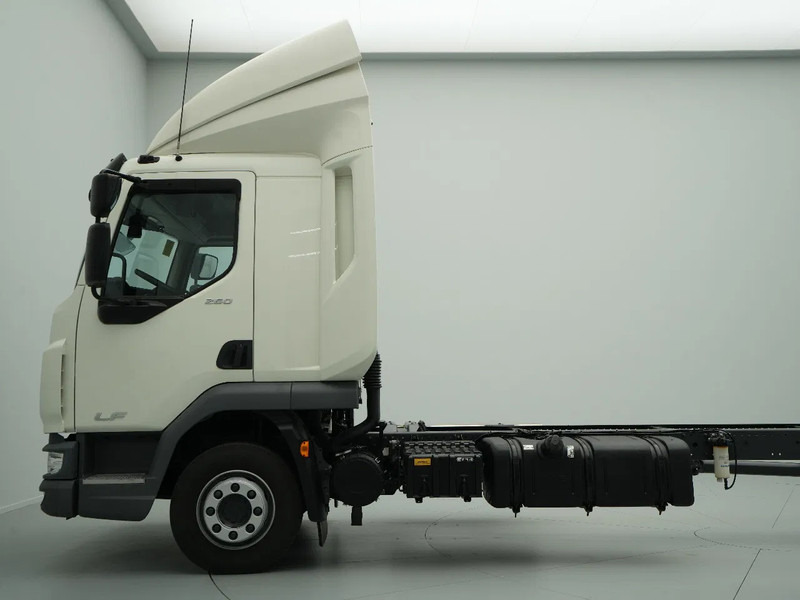 DAF LF 260 FA 12T CHASSIS SLEEPING CAB 610WB NEW - Kabiinišassiiga veoauto: pilt 4 DAF LF 260 FA 12T CHASSIS SLEEPING CAB 610WB NEW - Kabiinišassiiga veoauto: pilt 4