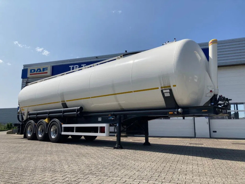 Kässbohrer SSK 50 / 5 - 10 / 24 - 50m3 kiep silo met 1x liftas en Alcoa Dura Bright velgen - Tsistern poolhaagis: pilt 4 Kässbohrer SSK 50 / 5 - 10 / 24 - 50m3 kiep silo met 1x liftas en Alcoa Dura Bright velgen - Tsistern poolhaagis: pilt 4