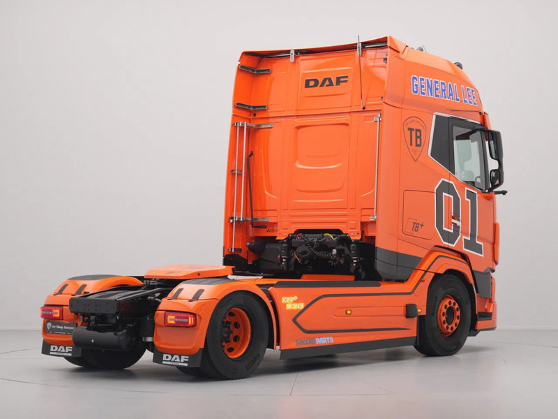 DAF XG+ 530 FT SHOWTRUCK FULL AIR PTO PREP SPEAKERS B3 ALARM ''GENERAL LEE'' - Sadulveok: pilt 5 DAF XG+ 530 FT SHOWTRUCK FULL AIR PTO PREP SPEAKERS B3 ALARM ''GENERAL LEE'' - Sadulveok: pilt 5