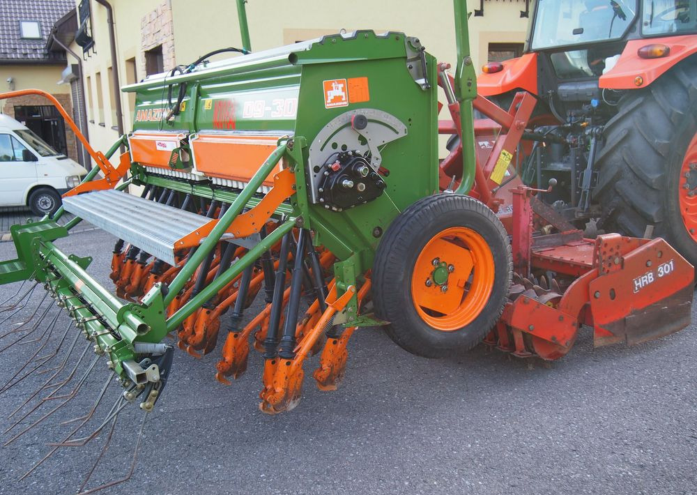 Agregat uprawowo-siewny Amazone HRB 301 I D9-30 2005 Agregat uprawowo siewny KUHN AMAZONE szerokość robocza 3m - Kombain-külvimasin: pilt 3 Agregat uprawowo-siewny Amazone HRB 301 I D9-30 2005 Agregat uprawowo siewny KUHN AMAZONE szerokość robocza 3m - Kombain-külvimasin: pilt 3