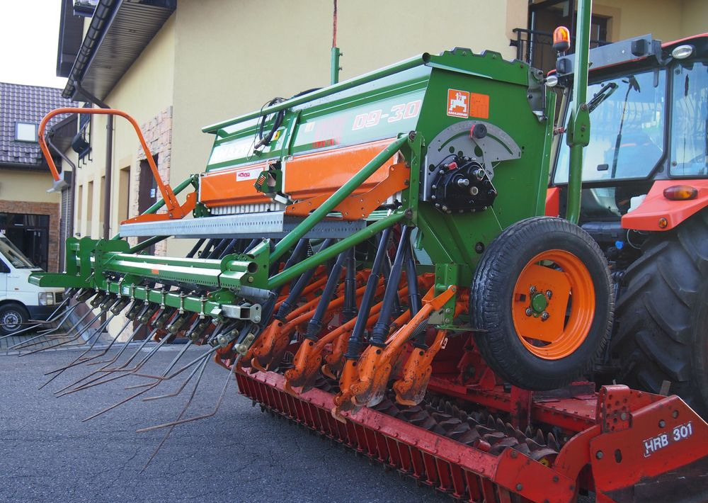 Agregat uprawowo-siewny Amazone HRB 301 I D9-30 2005 Agregat uprawowo siewny KUHN AMAZONE szerokość robocza 3m - Kombain-külvimasin: pilt 5 Agregat uprawowo-siewny Amazone HRB 301 I D9-30 2005 Agregat uprawowo siewny KUHN AMAZONE szerokość robocza 3m - Kombain-külvimasin: pilt 5