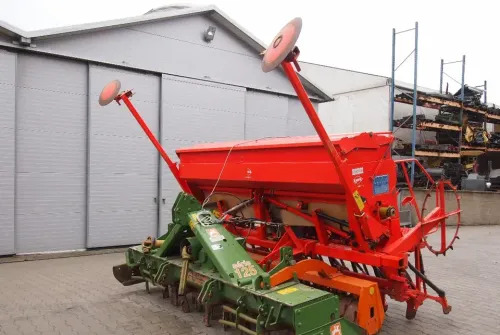 Agregat uprawowo-siewny Kuhn KE303 i INTEGRA 3000 2009 Agrebat uprawowo siewny, brona aktywna AMAZONE i KUHN - Kombain-külvimasin: pilt 2 Agregat uprawowo-siewny Kuhn KE303 i INTEGRA 3000 2009 Agrebat uprawowo siewny, brona aktywna AMAZONE i KUHN - Kombain-külvimasin: pilt 2