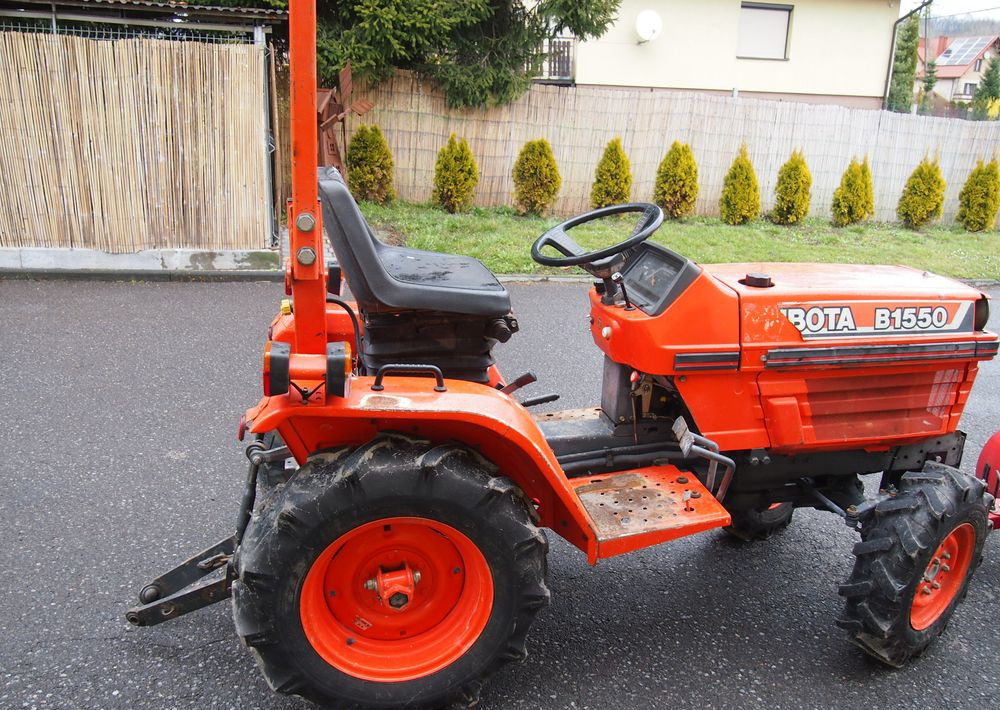 Ciągnik Kubota B1550 1994 traktorek KUBOTA 4x4 19KM - Traktor: pilt 3 Ciągnik Kubota B1550 1994 traktorek KUBOTA 4x4 19KM - Traktor: pilt 3