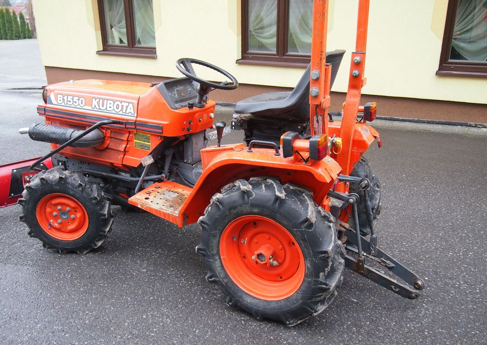 Ciągnik Kubota B1550 1994 traktorek KUBOTA 4x4 19KM - Traktor: pilt 5 Ciągnik Kubota B1550 1994 traktorek KUBOTA 4x4 19KM - Traktor: pilt 5