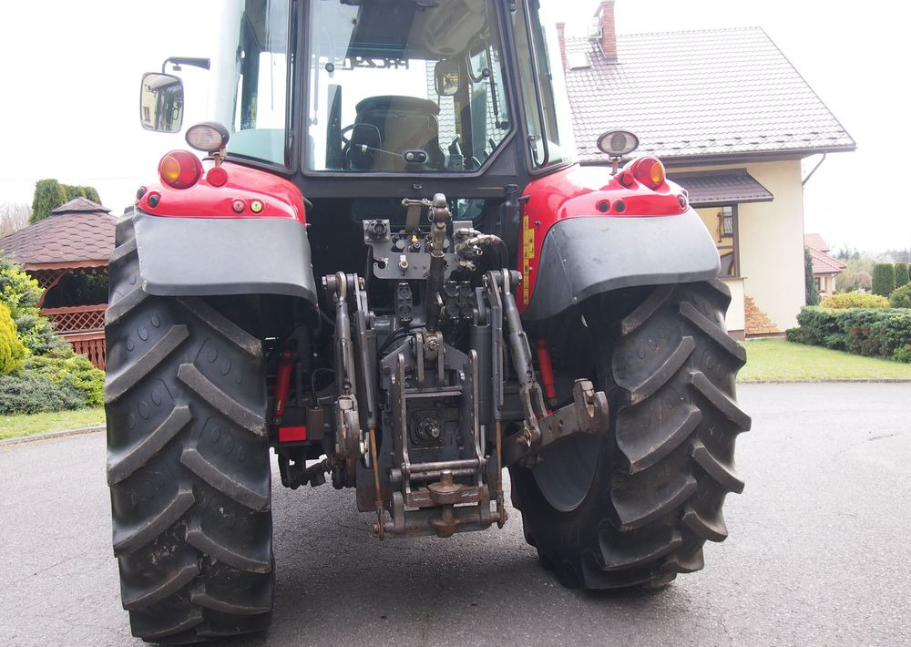 Ciągnik Massey Ferguson MF 6455 Dyna6 2013 Ciągnik Massey Ferguson 6455+TUZ - Traktor: pilt 5 Ciągnik Massey Ferguson MF 6455 Dyna6 2013 Ciągnik Massey Ferguson 6455+TUZ - Traktor: pilt 5