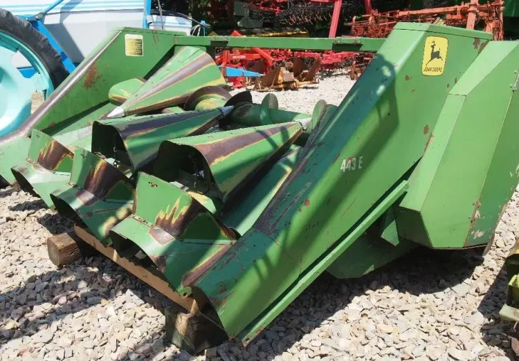 Heder John deere do kukurydzy 4 rzędowy claas john deere - Maisikoristusmasin: pilt 3 Heder John deere do kukurydzy 4 rzędowy claas john deere - Maisikoristusmasin: pilt 3
