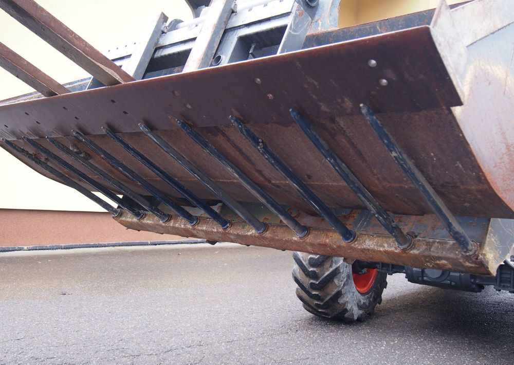 Ładowarka teleskopowa Bobcat T2556 2005 Ładowarka teleskopowa BOBCAT - Teleskooplaadur: pilt 4 Ładowarka teleskopowa Bobcat T2556 2005 Ładowarka teleskopowa BOBCAT - Teleskooplaadur: pilt 4