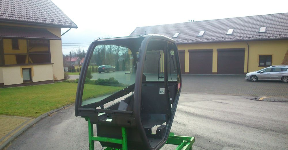 Ładowarka teleskopowa Manitou MT, MLT 2005 Kabina do Manitou - Kabiin - Materjali käitlemise seade: pilt 4 Ładowarka teleskopowa Manitou MT, MLT 2005 Kabina do Manitou - Kabiin - Materjali käitlemise seade: pilt 4