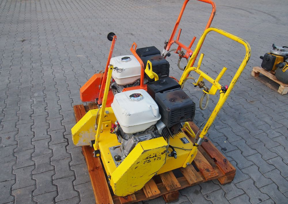 Piła do cięcia GOLZ FS 170 2006 PIŁA DO CIĘCIA asfaltu i betonu - Ehitusseade: pilt 4 Piła do cięcia GOLZ FS 170 2006 PIŁA DO CIĘCIA asfaltu i betonu - Ehitusseade: pilt 4
