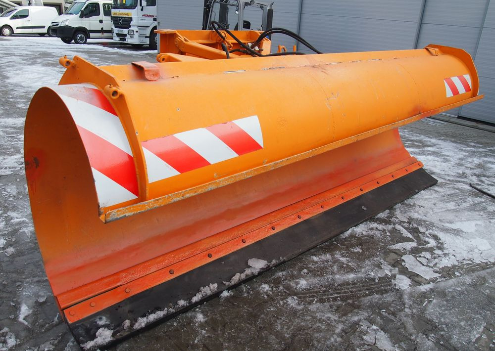Pług do śniegu nn 2005 Skosowany obustronnie hydraulicznie - Lumesahk: pilt 1 Pług do śniegu nn 2005 Skosowany obustronnie hydraulicznie - Lumesahk: pilt 1