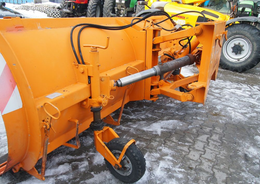 Pług do śniegu nn 2005 Skosowany obustronnie hydraulicznie - Lumesahk: pilt 3 Pług do śniegu nn 2005 Skosowany obustronnie hydraulicznie - Lumesahk: pilt 3