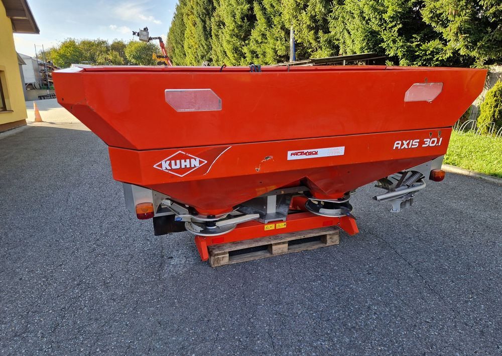 Rozsiewacz nawozów Kuhn AXIS 30,1 2008 Rozsiewacz KUHN RAUCH - Väetiselaoturid: pilt 2 Rozsiewacz nawozów Kuhn AXIS 30,1 2008 Rozsiewacz KUHN RAUCH - Väetiselaoturid: pilt 2