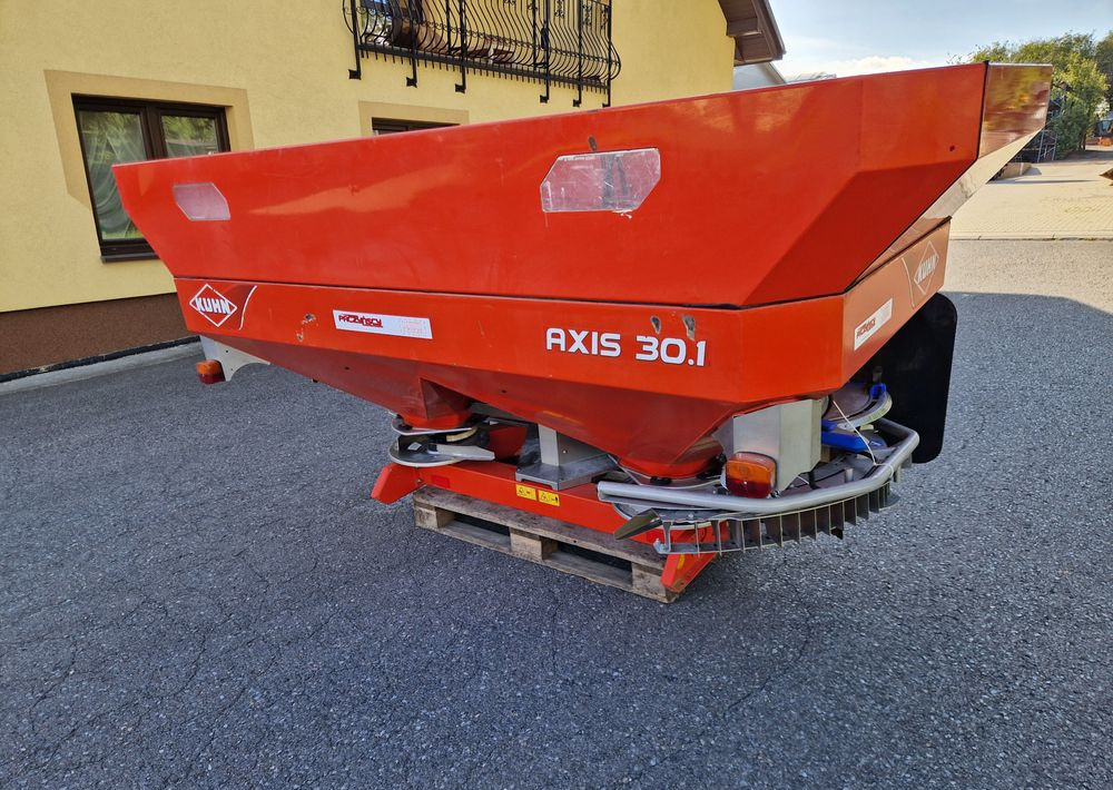 Rozsiewacz nawozów Kuhn AXIS 30,1 2008 Rozsiewacz KUHN RAUCH - Väetiselaoturid: pilt 5 Rozsiewacz nawozów Kuhn AXIS 30,1 2008 Rozsiewacz KUHN RAUCH - Väetiselaoturid: pilt 5
