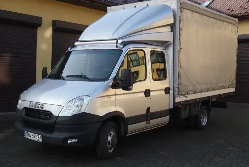 Samochód Iveco Daily 35c21 2012 DMC 3,5T DOKA dubel kabina - Tent tarbesõiduk, Meeskonnaauto: pilt 2 Samochód Iveco Daily 35c21 2012 DMC 3,5T DOKA dubel kabina - Tent tarbesõiduk, Meeskonnaauto: pilt 2
