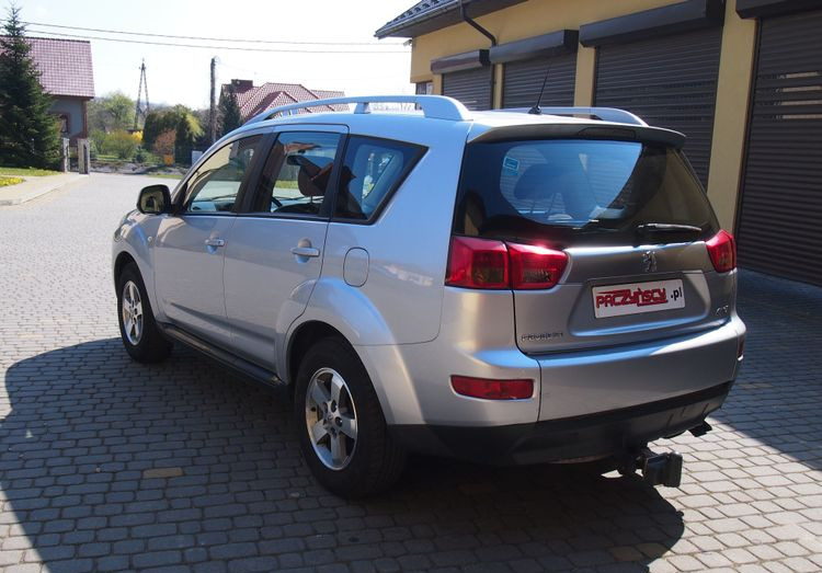 Samochód Peugeot 4007 2,2 HDI 7-osobowy 2009 Peugot 4007 7-osobowy 4x4 - Auto: pilt 4 Samochód Peugeot 4007 2,2 HDI 7-osobowy 2009 Peugot 4007 7-osobowy 4x4 - Auto: pilt 4