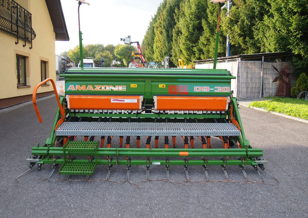 Siewnik Amazone D9 -30 2007 Siewnik Amazone - Külvimasin: pilt 1 Siewnik Amazone D9 -30 2007 Siewnik Amazone - Külvimasin: pilt 1