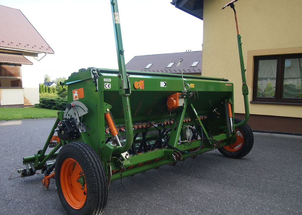 Siewnik Amazone D9 -30 2007 Siewnik Amazone - Külvimasin: pilt 4 Siewnik Amazone D9 -30 2007 Siewnik Amazone - Külvimasin: pilt 4