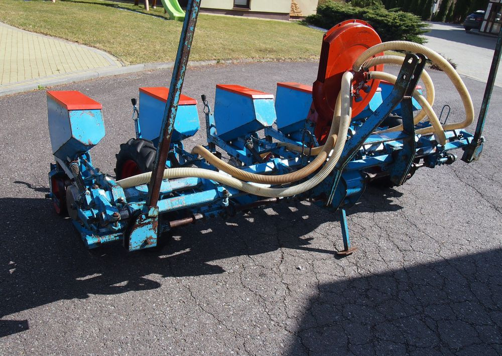 Siewnik Monosem do kukurydzy ,buraków i słonecznika - Täppiskülvimasin: pilt 3 Siewnik Monosem do kukurydzy ,buraków i słonecznika - Täppiskülvimasin: pilt 3