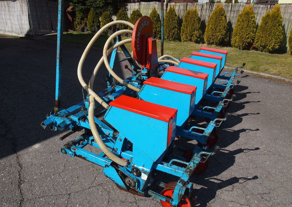 Siewnik Monosem do kukurydzy ,buraków i słonecznika - Täppiskülvimasin: pilt 4 Siewnik Monosem do kukurydzy ,buraków i słonecznika - Täppiskülvimasin: pilt 4