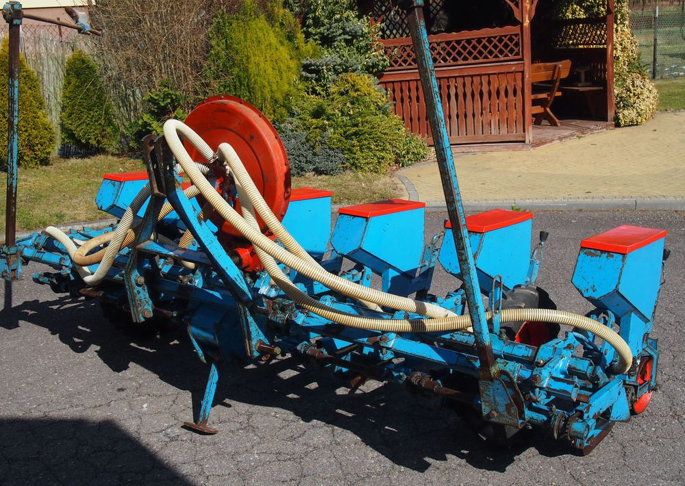 Siewnik Monosem do kukurydzy ,buraków i słonecznika - Täppiskülvimasin: pilt 2 Siewnik Monosem do kukurydzy ,buraków i słonecznika - Täppiskülvimasin: pilt 2