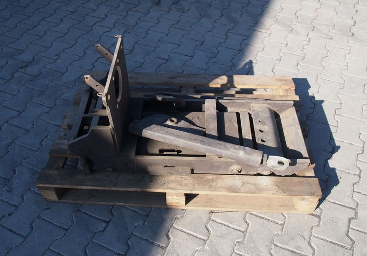 Zaczep Massey Ferguson 3000, 3100, 3600, 8100, 8200 2000 Zaczep dolny HITCH Massey Ferguson , CLAAS - Varuosa - Põllutööseade: pilt 5 Zaczep Massey Ferguson 3000, 3100, 3600, 8100, 8200 2000 Zaczep dolny HITCH Massey Ferguson , CLAAS - Varuosa - Põllutööseade: pilt 5